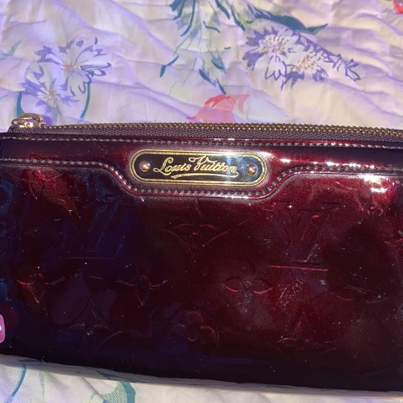 Louis Vuitton Vernis Pouch - Picture 2 of 4